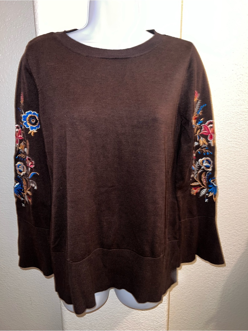 Belle by Kim Gravel Brown Knit Pullover with Embroidered Floral Sleeves